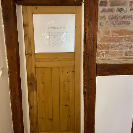 Cozy In A Great Location *